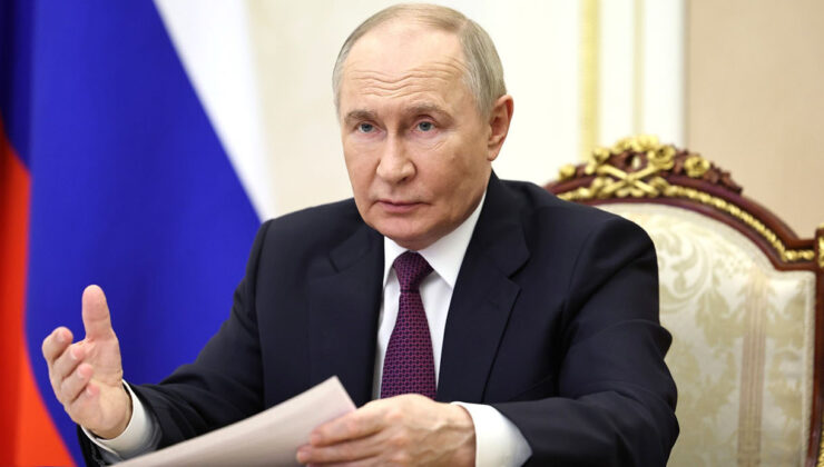Putin: “Rus ordusu Ukrayna sınırında tampon bölge oluşturma görevi üzerinde çalışıyor”